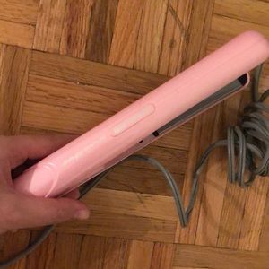 SOLD ❌ Babyliss Pro hair straightener